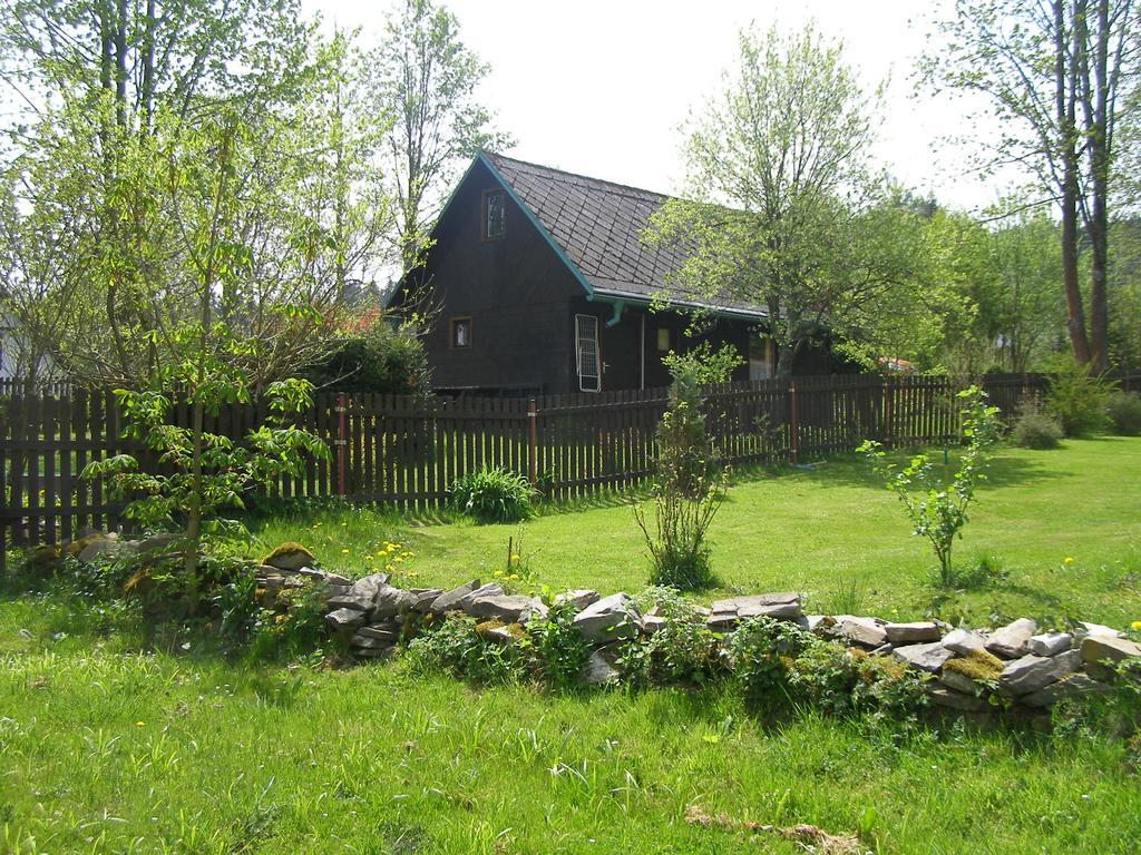 Chata Dvorecna Villa Loucovice Luaran gambar